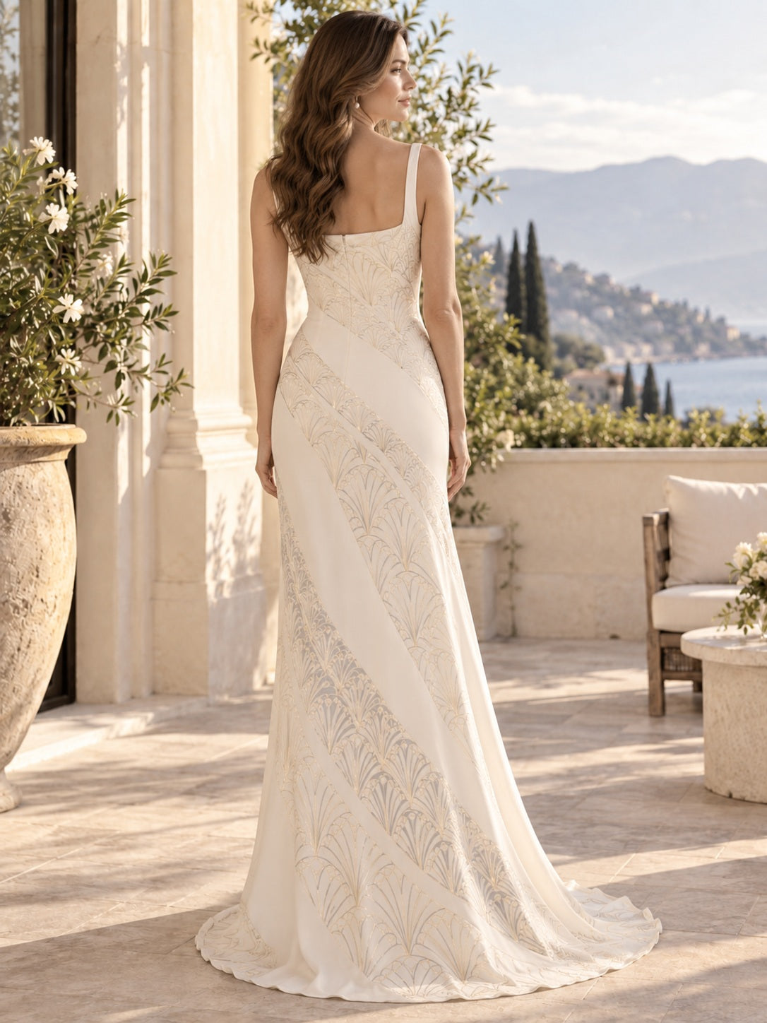 Elegantes, ärmelloses Art-déco-Brautkleid aus Crêpe mit Etui-Schnitt und eckigem Ausschnitt