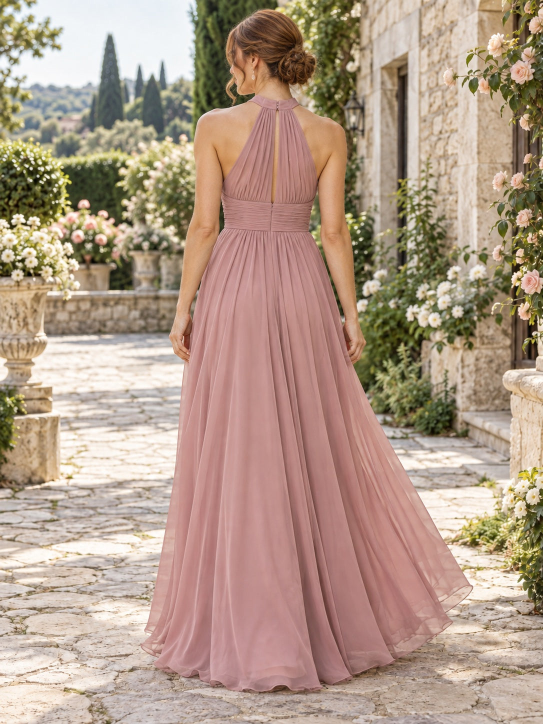 Staubrosa Neckholder-Chiffonkleid für Gäste in A-Linie mit schlichtem Raffdetail und langem Schnitt
