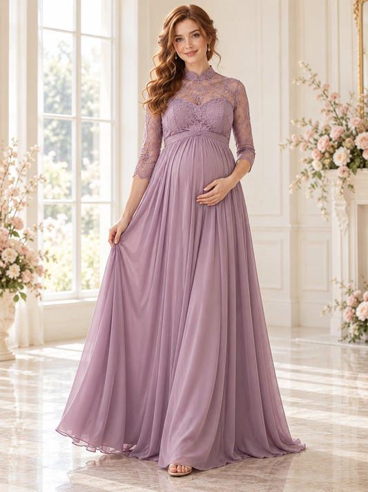 Vestido de dama de honor premamá de encaje y gasa en malva, corte imperio, escote redondo cerrado, manga tres cuartos y largo hasta el suelo
