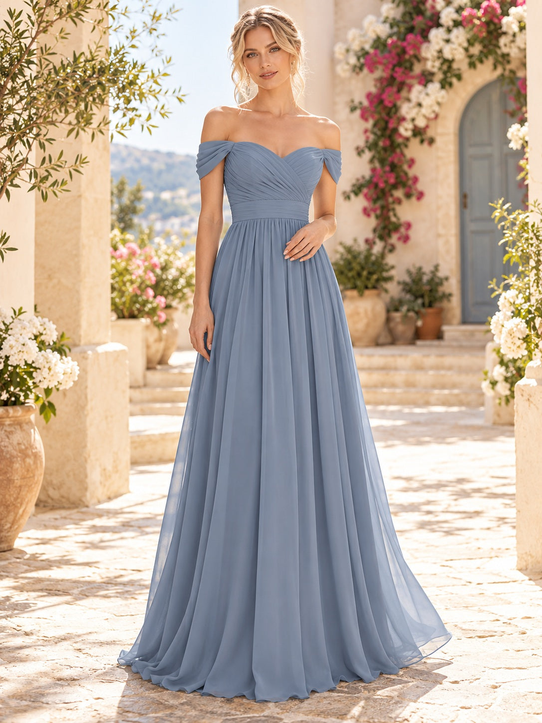 Robe de demoiselle d'honneur simple en mousseline bleu ardoise à épaules dénudées, col cœur et jupe plissée trapèze longue