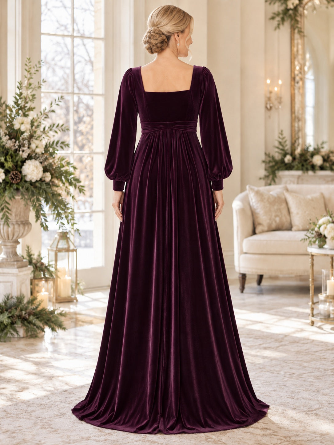 Langärmliges, pflaumenfarbenes Winterkleid aus Samt mit eckigem Ausschnitt, Empire-Passform, Raffungen und ausgestelltem Rock für Mütter
