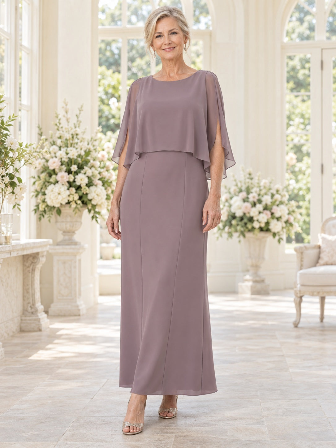 Robe Mère Fourreau Modeste Mauve Encolure Bijou Surcouche En Mousseline