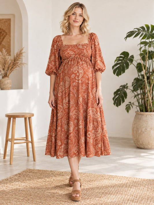 Vestido premamá en papaya, de inspiración vintage, corte imperio, escote cuadrado, media manga y largo a media pierna