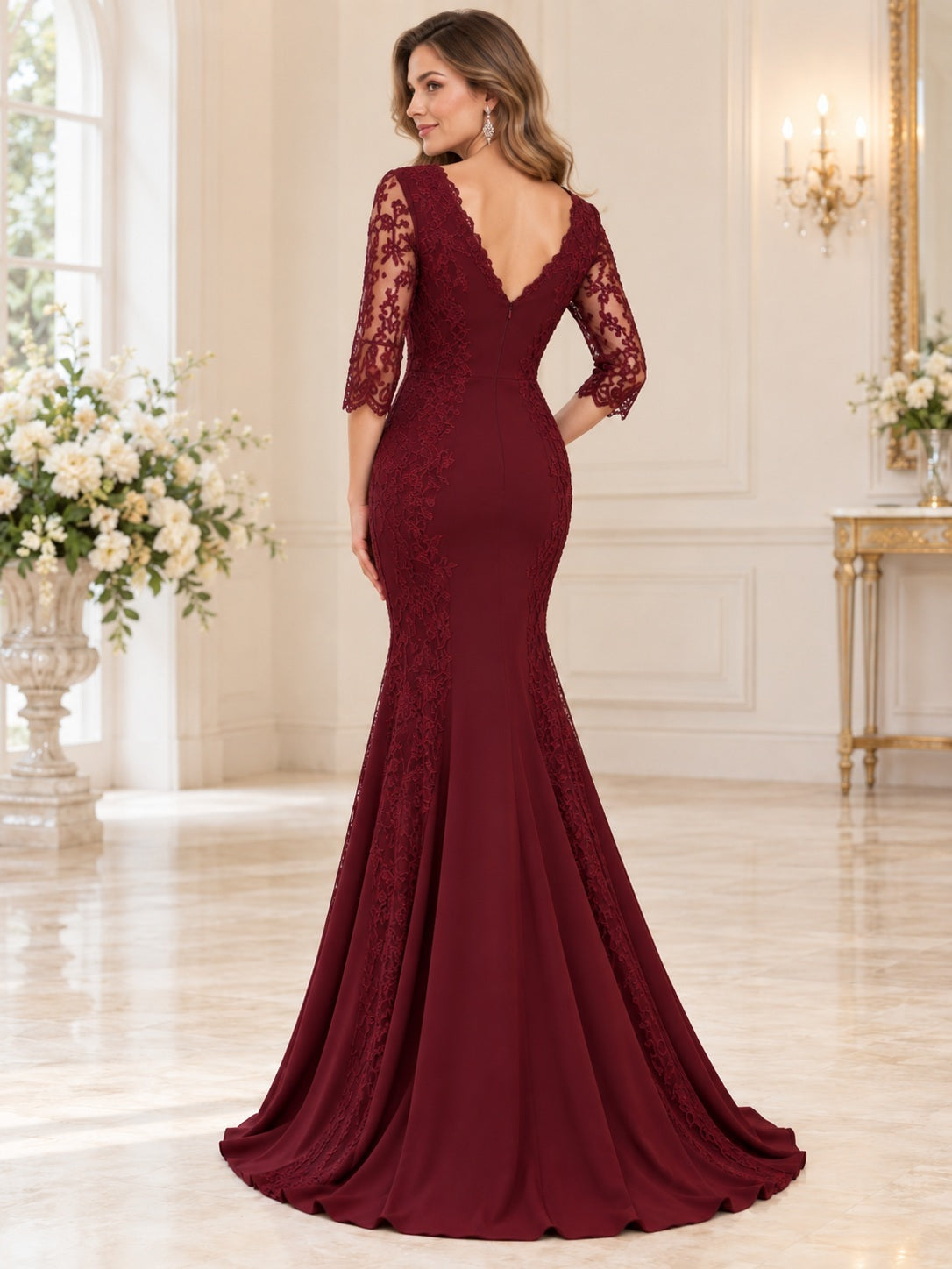 Robe de soirée sirène bordeaux en satin festonné, à col en V et manches trois-quarts en dentelle