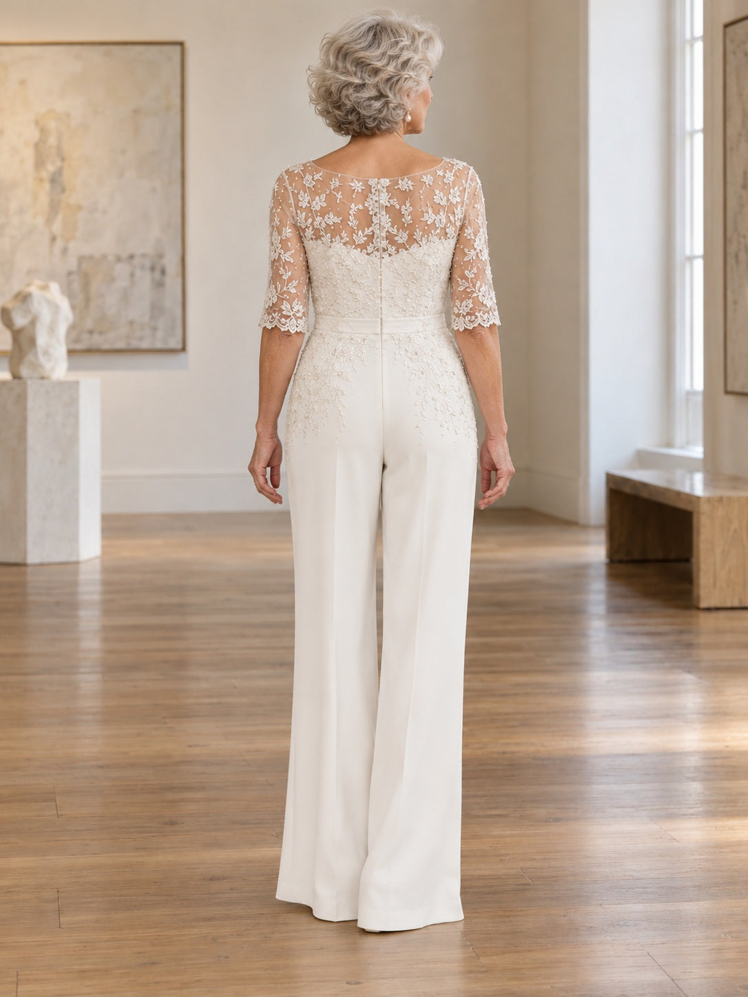 Combinaison de mariée à manches mi-longues, jambes larges, en dentelle florale avec encolure dégagée illusion pour mariées mûres