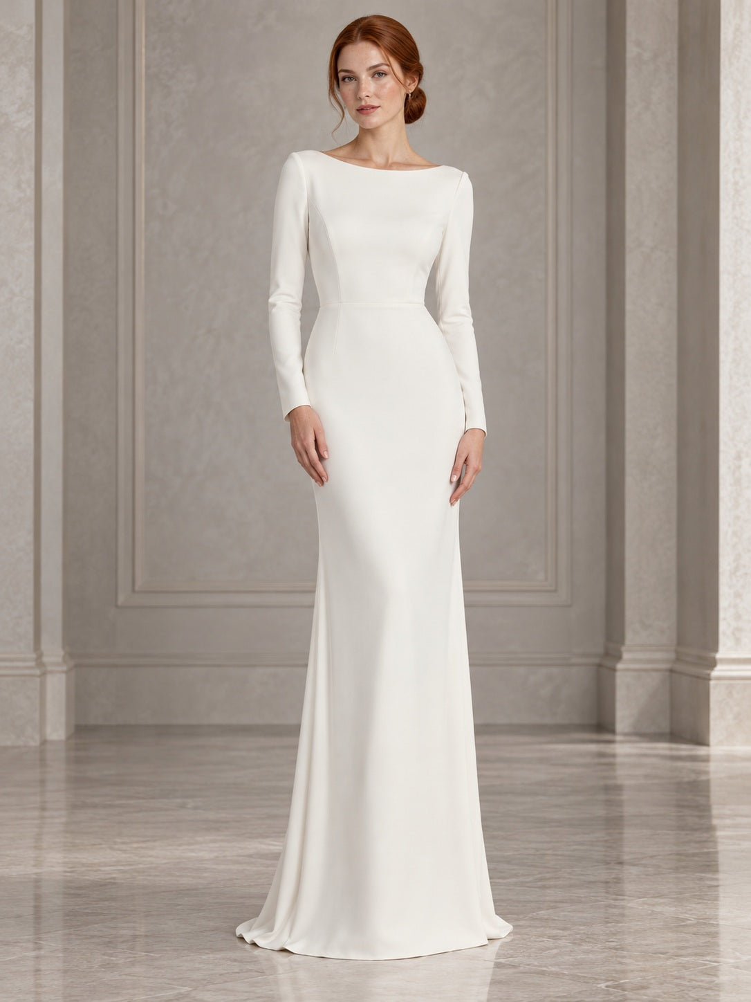 Schlichtes, dezentes, bodenlanges Brautkleid aus glattem Krepp mit langen Ärmeln, Bateau-Ausschnitt und Etuikleid-Silhouette – minimalistisch