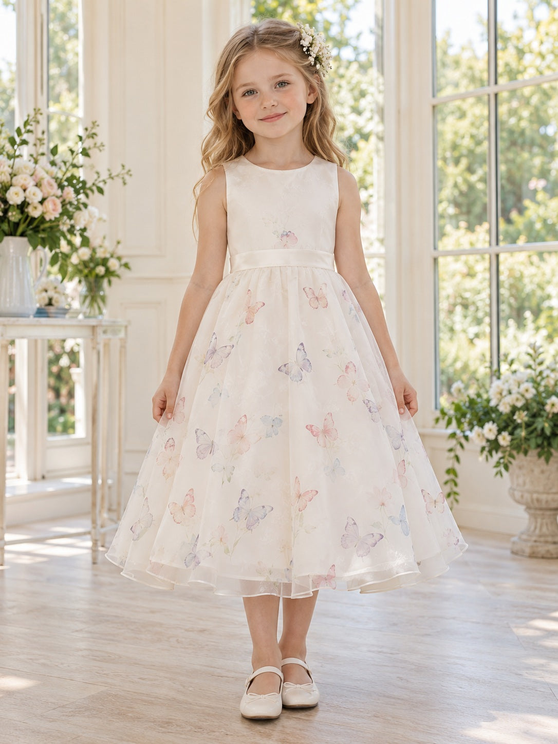 Ärmelloses, elfenbeinfarbenes Blumenmädchenkleid aus Organza in Teelänge mit Rundhalsausschnitt und Schmetterlingsdruck