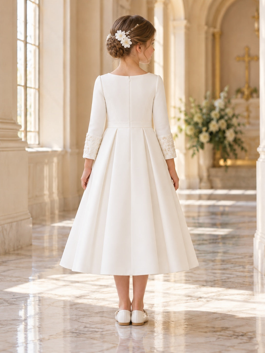 Robe de communion modeste longueur thé, ivoire, encolure bateau, manches trois-quarts à poignets en dentelle