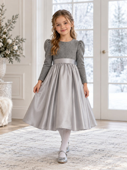 Vestido de niña de arras de mezcla de lana y satén en gris acero, línea A, escote redondo cerrado, manga larga y largo a media pierna