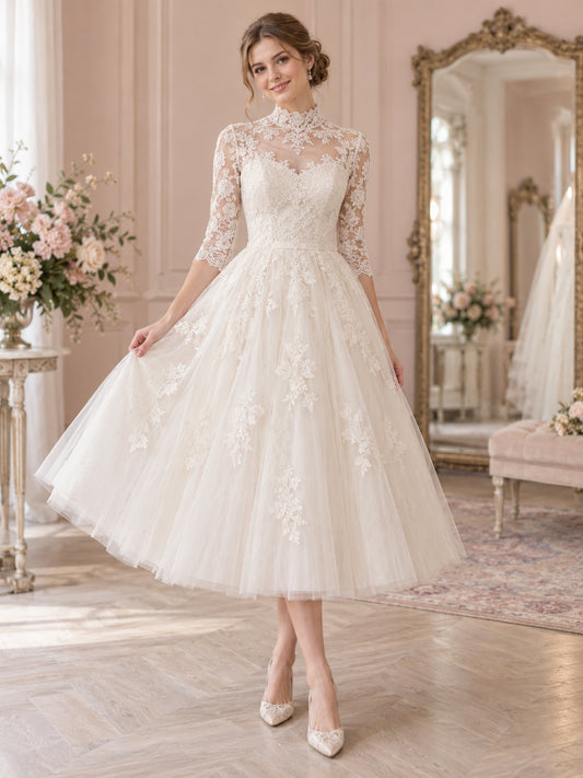 Vintage Brautkleid mit Stehkragen, wadenlang, aus floraler Spitze mit Ärmeln