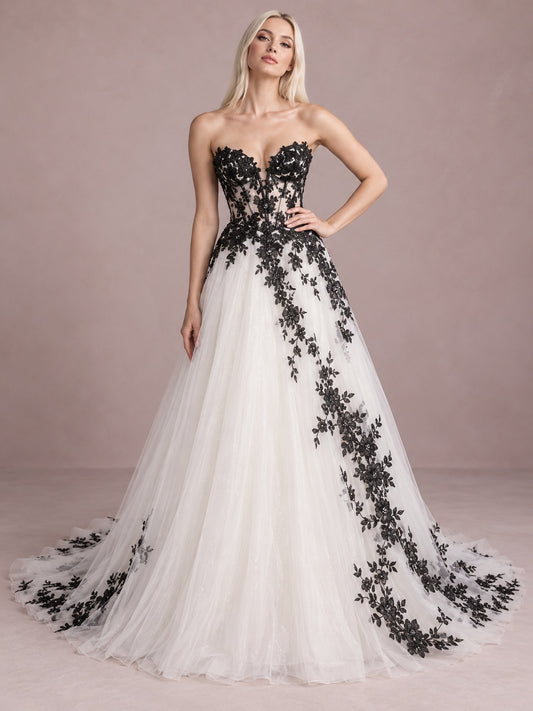 Robe de mariée noire en tulle avec traîne, corset transparent sans bretelles à encolure cœur et motifs floraux, coupe trapèze