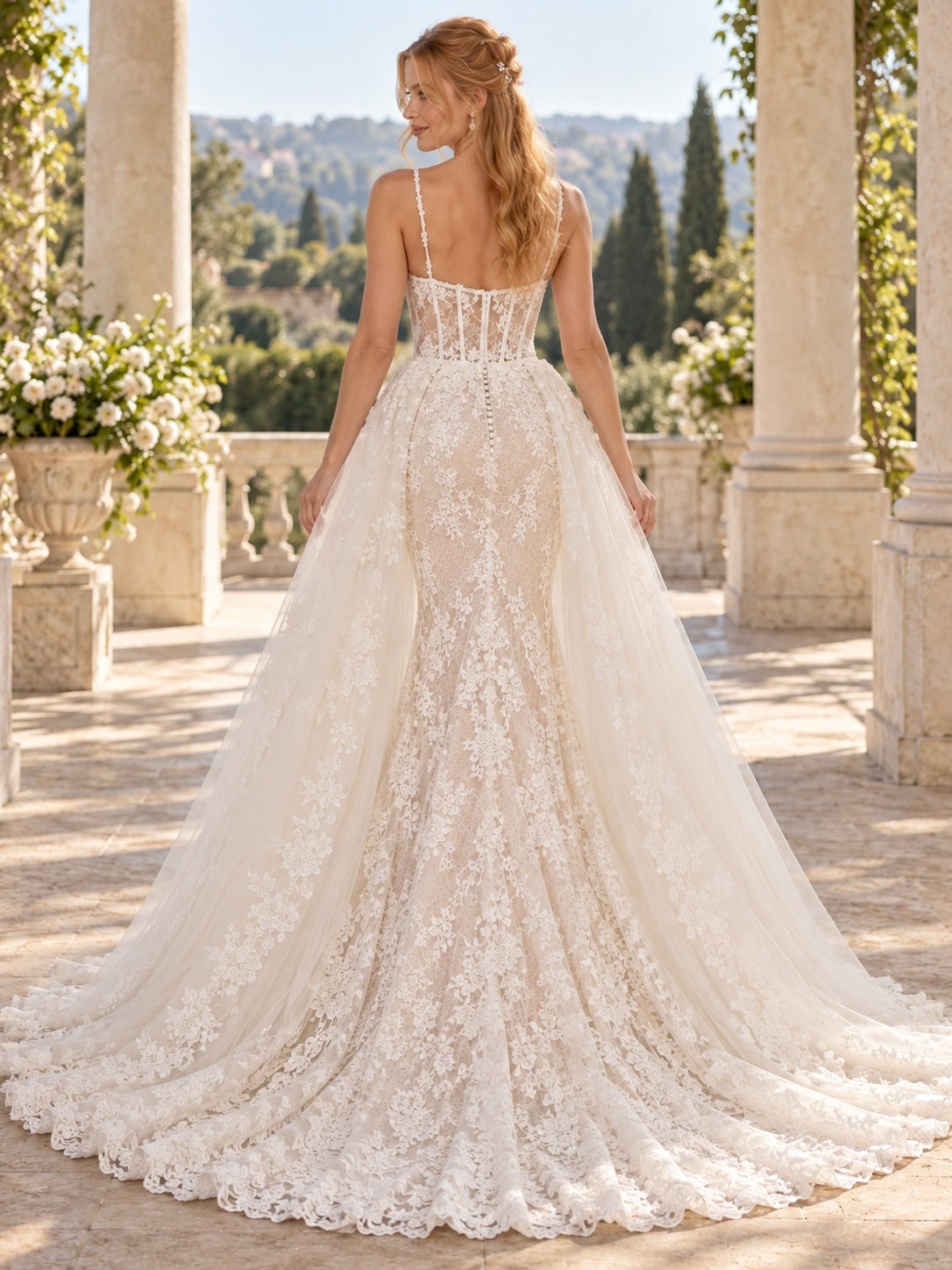 Blush Sweetheart-Ausschnitt, florale Spitze, Korsett, Spaghettiträger, Tüll-Überrock, Kapellenschleppe, Brautkleid
