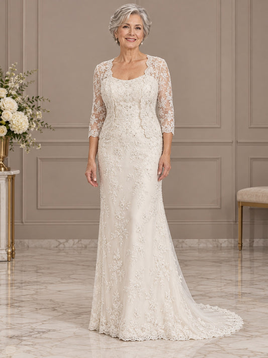 Vestido de novia de encaje en marfil, corte recto, escote cuadrado, manga tres cuartos y cola corta