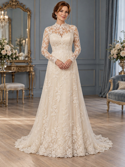 Vestido de novia de encaje en marfil, línea A, cuello alto, manga larga y cola corta