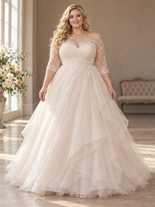 Robe de mariée grande taille trapèze en organza et dentelle à encolure bateau, manches trois-quarts et volants en cascade