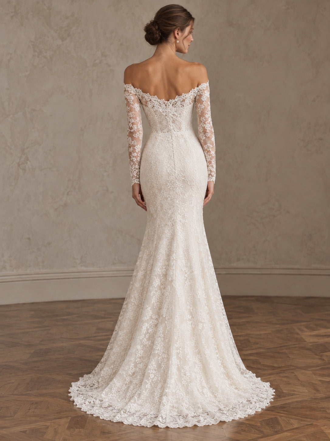 Schlichtes schulterfreies Spitzen-Brautkleid mit langen Ärmeln, Meerjungfrau-Schnitt und Bogenkante