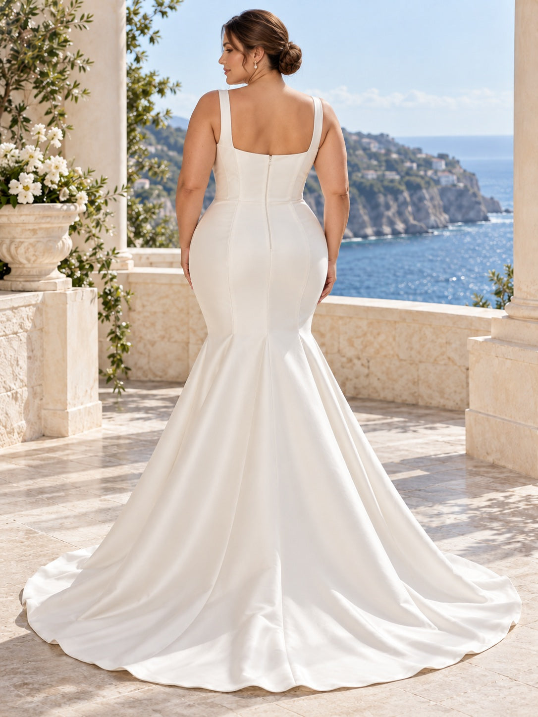 Schlichtes Brautkleid in Übergröße aus Satin mit Meerjungfrauen-Schnitt, eckigem Ausschnitt und natürlicher Taille