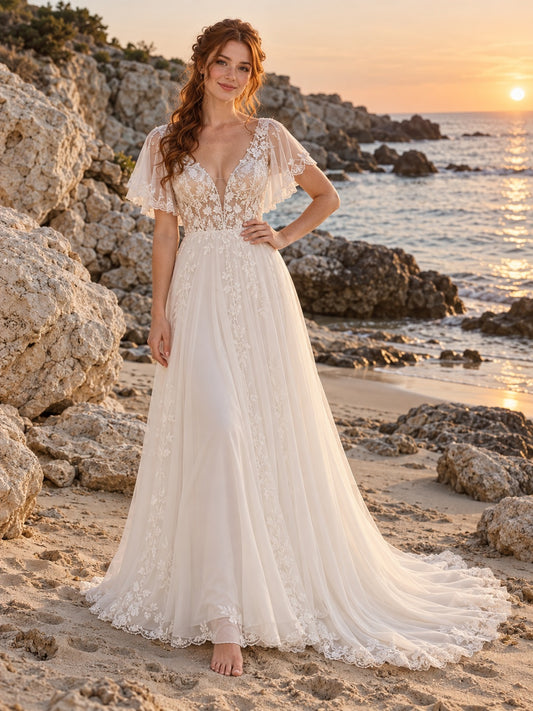 Robe de mariée bohème de plage en mousseline de dentelle coupe trapèze à col en V et manches courtes