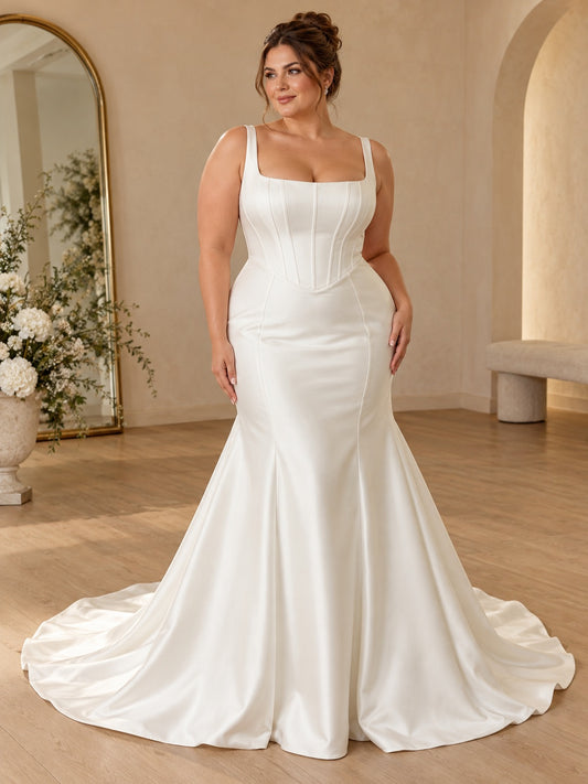 Vestido de novia en talla grande de satén en marfil, corte sirena, escote cuadrado, sin mangas y cola capilla