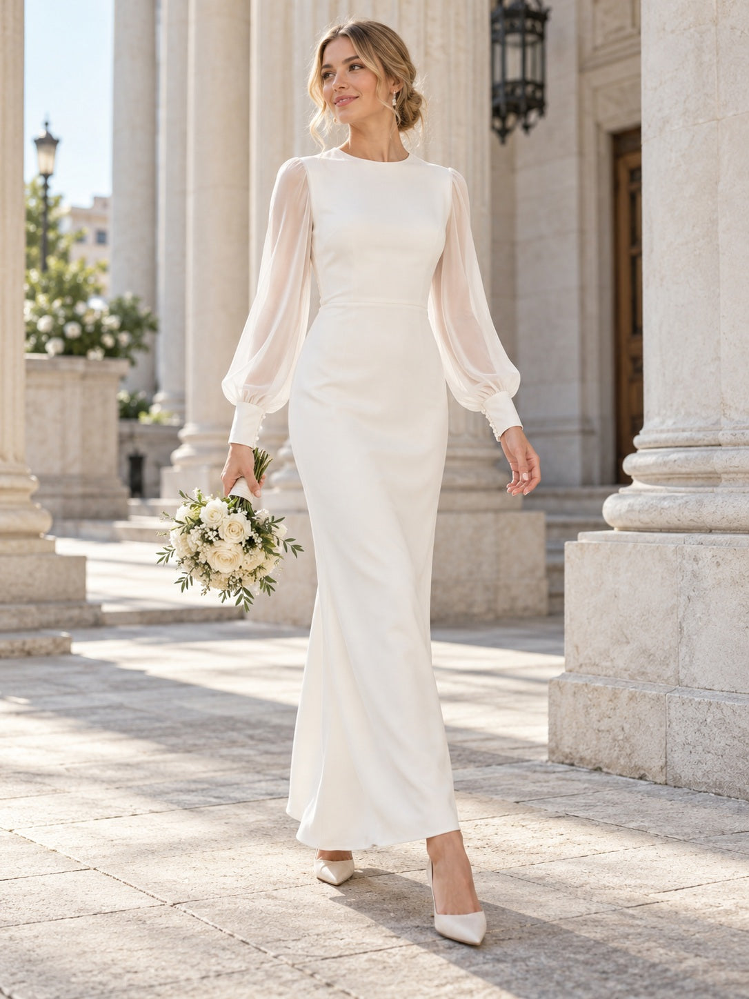 Robe de mariée civile épurée à manches longues, longueur cheville, encolure bateau et coupe fourreau lisse