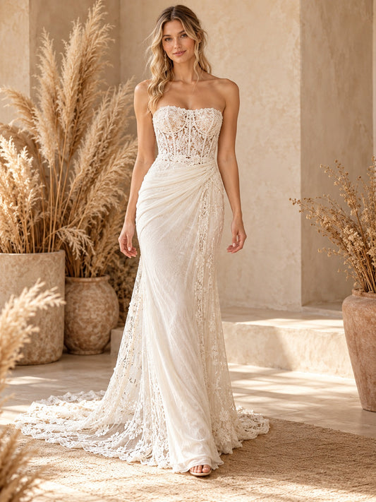 Boho-Brautkleid aus Satin mit Spitze, trägerlos, drapiert, figurbetont und fließend