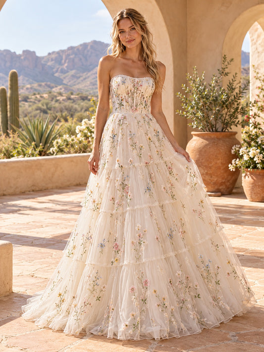 Boho trägerlos florale Tüll gestuftes romantisches Hochzeitskleid in voller Länge