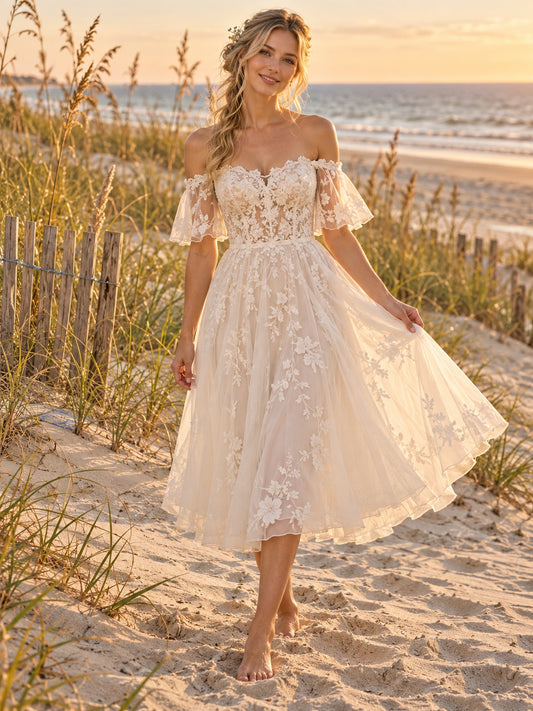 Schulterfreies, herzförmig ausgeschnittenes, florales Spitzen-Strandhochzeitskleid in Teelänge